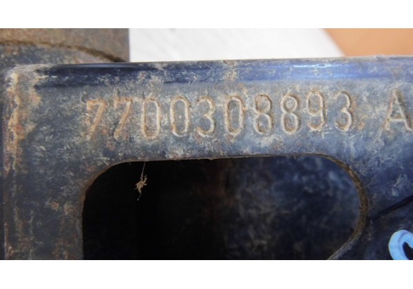 Болт переднього ричага правий Renault Master II, 7700308893
